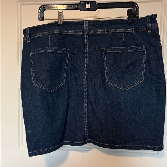 St. John's Bay Dark Blue Denim Skort - Picture 3 of 3